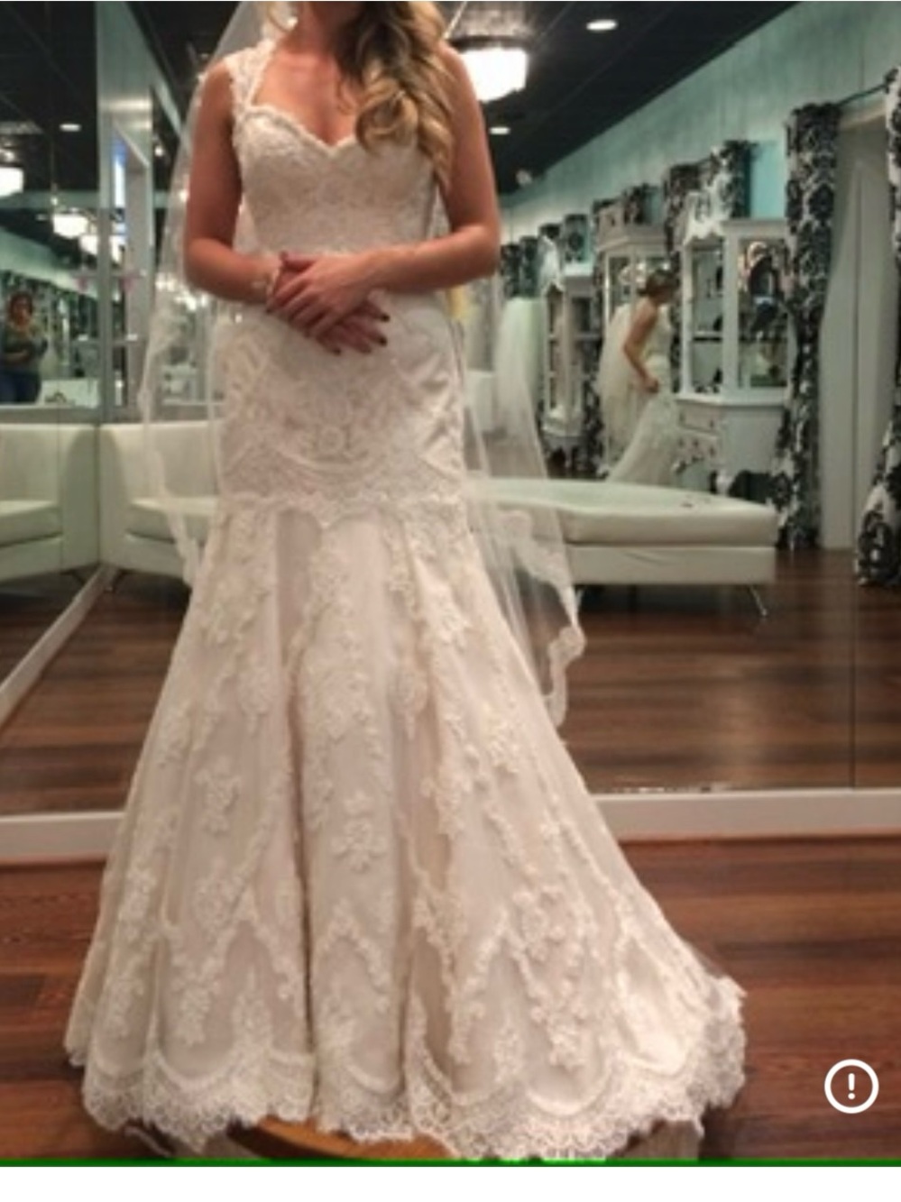 Ivory Lace Mermaid Wedding Dress with Sweetheart Neckline